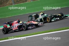 29.08.2010 Spa, Belgium,  Jaime Alguersuari (ESP), Scuderia Toro Rosso and Heikki Kovalainen (FIN), Lotus F1 Team  - Formula 1 World Championship, Rd 13, Belgium Grand Prix, Sunday Race