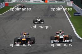 29.08.2010 Spa, Belgium,  Sebastian Vettel (GER), Red Bull Racing,Vitantonio Liuzzi (ITA), Force India F1 Team - Formula 1 World Championship, Rd 13, Belgium Grand Prix, Sunday Race