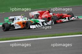 29.08.2010 Spa, Belgium,  Fernando Alonso (ESP), Scuderia Ferrari and Vitantonio Liuzzi (ITA), Force India F1 Team  - Formula 1 World Championship, Rd 13, Belgium Grand Prix, Sunday Race