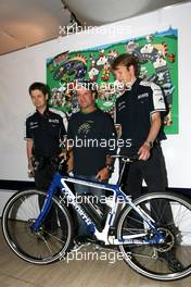 26.08.2010 Spa, Belgium,  Rubens Barrichello (BRA), Williams F1 Team celebrates 300 gp - Formula 1 World Championship, Rd 13, Belgium Grand Prix, Thursday