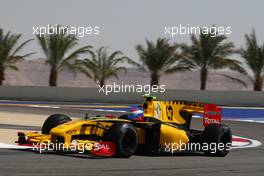 12.03.2010 Sakhir, Bahrain,  Vitaly Petrov (RUS), Renault F1 Team, R30 - Formula 1 World Championship, Rd 1, Bahrain Grand Prix, Friday Practice