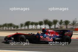 12.03.2010 Sakhir, Bahrain,  Sébastien Buemi (SUI), Scuderia Toro Rosso, STR05 - Formula 1 World Championship, Rd 1, Bahrain Grand Prix, Friday Practice
