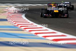 12.03.2010 Sakhir, Bahrain,  Mark Webber (AUS), Red Bull Racing, RB6 - Formula 1 World Championship, Rd 1, Bahrain Grand Prix, Friday Practice