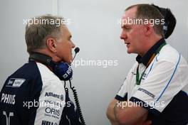 12.03.2010 Sakhir, Bahrain,  Patrick Head (GBR), WilliamsF1 Team, Director of Engineering with General Manager of Cosworth's F1 Business Unit Mark Gallagher - Formula 1 World Championship, Rd 1, Bahrain Grand Prix, Friday Practice