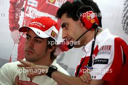 12.03.2010 Sakhir, Bahrain,  Fernando Alonso (ESP), Scuderia Ferrari - Formula 1 World Championship, Rd 1, Bahrain Grand Prix, Friday Practice