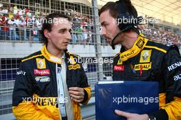 14.03.2010 Sakhir, Bahrain,  Robert Kubica (POL), Renault F1 Team - Formula 1 World Championship, Rd 1, Bahrain Grand Prix, Sunday Pre-Race Grid