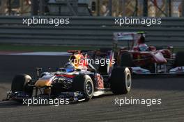 14.03.2010 Sakhir, Bahrain,  Sebastian Vettel (GER), Red Bull Racing and Fernando Alonso (ESP), Scuderia Ferrari  - Formula 1 World Championship, Rd 1, Bahrain Grand Prix, Sunday Race