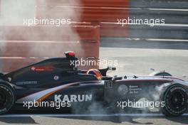 14.03.2010 Sakhir, Bahrain,  Karun Chandhok (IND), Hispania Racing F1 Team crashes - Formula 1 World Championship, Rd 1, Bahrain Grand Prix, Sunday Race