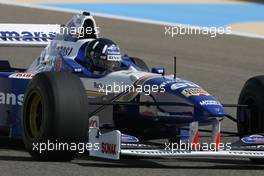 13.03.2010 Sakhir, Bahrain,  60th Anniversary of F1 World Championship, Damon Hill (GBR), 1996 F1 World Champion drives the 1996 Williams Renault FW18  - Formula 1 World Championship, Rd 1, Bahrain Grand Prix, Saturday