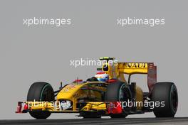 13.03.2010 Sakhir, Bahrain,  Vitaly Petrov (RUS), Renault F1 Team, R30 - Formula 1 World Championship, Rd 1, Bahrain Grand Prix, Saturday Qualifying