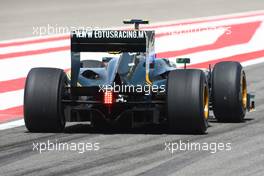 13.03.2010 Sakhir, Bahrain,  Heikki Kovalainen (FIN), Lotus F1 Team, T127  wing and diffuser  - Formula 1 World Championship, Rd 1, Bahrain Grand Prix, Saturday Practice
