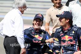 14.03.2010 Sakhir, Bahrain,  Bernie Ecclestone (GBR), Sebastian Vettel (GER), Red Bull Racing, Mark Webber (AUS), Red Bull Racing - Formula 1 World Championship, Rd 1, Bahrain Grand Prix, Sunday