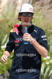 14.03.2010 Sakhir, Bahrain,  Sebastian Vettel (GER), Red Bull Racing  - Formula 1 World Championship, Rd 1, Bahrain Grand Prix, Sunday