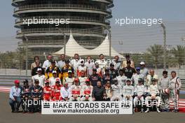 14.03.2010 Sakhir, Bahrain,  2010 Drivers group pictures with all the former World Champions - Formula 1 World Championship, Rd 1, Bahrain Grand Prix, Sunday