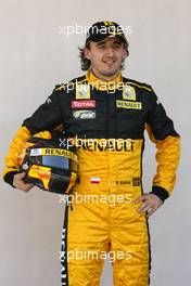 11.03.2010 Sakhir, Bahrain,  Robert Kubica (POL), Renault F1 Team  - Formula 1 World Championship, Rd 1, Bahrain Grand Prix, Thursday