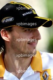 11.03.2010 Sakhir, Bahrain,  Robert Kubica (POL), Renault F1 Team - Formula 1 World Championship, Rd 1, Bahrain Grand Prix, Thursday