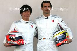 11.03.2010 Sakhir, Bahrain,  Kamui Kobayashi (JAP), BMW Sauber F1 Team and Pedro de la Rosa (ESP), BMW Sauber F1 Team  - Formula 1 World Championship, Rd 1, Bahrain Grand Prix, Thursday