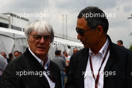 11.06.2010 Montreal, Canada,  Bernie Ecclestone (GBR) and  Hirohide Hamashima (JPN), Head of Bridgestone Tyre Development - Formula 1 World Championship, Rd 8, Canadian Grand Prix, Friday Practice