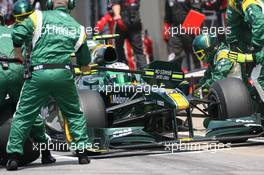 13.06.2010 Montreal, Canada,  Heikki Kovalainen (FIN), Lotus F1 Team pit stop - Formula 1 World Championship, Rd 8, Canadian Grand Prix, Sunday Race