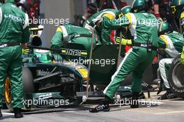 13.06.2010 Montreal, Canada,  Heikki Kovalainen (FIN), Lotus F1 Team pit stop - Formula 1 World Championship, Rd 8, Canadian Grand Prix, Sunday Race
