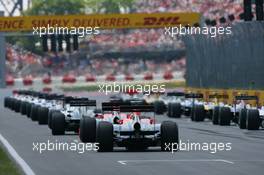 13.06.2010 Montreal, Canada,  Lucas di Grassi (BRA), Virgin Racing at the start of the race - Formula 1 World Championship, Rd 8, Canadian Grand Prix, Sunday Race