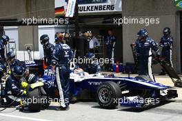 13.06.2010 Montreal, Canada,  Nico Hulkenberg (GER), Williams F1 Team pit stop - Formula 1 World Championship, Rd 8, Canadian Grand Prix, Sunday Race