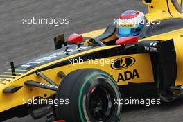 16.04.2010 Shanghai, China,  Vitaly Petrov (RUS), Renault F1 Team - Formula 1 World Championship, Rd 4, Chinese Grand Prix, Friday Practice