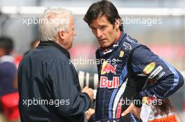 16.04.2010 Shanghai, China,  Charlie Whiting (GBR), FIA Safty delegate, Race director & offical starter and Mark Webber (AUS), Red Bull Racing - Formula 1 World Championship, Rd 4, Chinese Grand Prix, Friday Practice