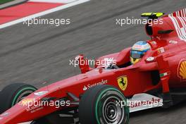 16.04.2010 Shanghai, China,  Fernando Alonso (ESP), Scuderia Ferrari, F10 - Formula 1 World Championship, Rd 4, Chinese Grand Prix, Friday Practice
