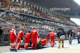 16.04.2010 Shanghai, China,  Fernando Alonso (ESP), Scuderia Ferrari stopped on the circuit - Formula 1 World Championship, Rd 4, Chinese Grand Prix, Friday Practice