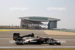 16.04.2010 Shanghai, China,  Bruno Senna (BRA), Hispania Racing F1 Team, HRT - Formula 1 World Championship, Rd 4, Chinese Grand Prix, Friday Practice