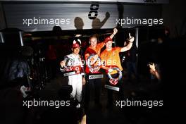 18.04.2010 Shanghai, China,  Lewis Hamilton (GBR), McLaren Mercedes with Martin Whitmarsh (GBR), McLaren, Chief Executive Officer and Jenson Button (GBR), McLaren Mercedes - Formula 1 World Championship, Rd 4, Chinese Grand Prix, Sunday Podium
