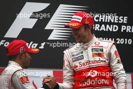 18.04.2010 Shanghai, China,  Lewis Hamilton (GBR), McLaren Mercedes, Jenson Button (GBR), McLaren Mercedes - Formula 1 World Championship, Rd 4, Chinese Grand Prix, Sunday Podium