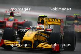 18.04.2010 Shanghai, China,  Vitaly Petrov (RUS), Renault F1 Team - Formula 1 World Championship, Rd 4, Chinese Grand Prix, Sunday Race