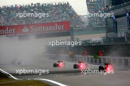 18.04.2010 Shanghai, China,  Race action - Formula 1 World Championship, Rd 4, Chinese Grand Prix, Sunday Race