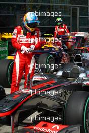 17.04.2010 Shanghai, China,  Fernando Alonso (ESP), Scuderia Ferrari takes a look at the McLaren - Formula 1 World Championship, Rd 4, Chinese Grand P - Formula 1 World Championship, Rd 4, Chinese Grand Prix, Saturday Qualifying