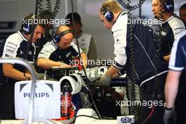 17.04.2010 Shanghai, China,  Rubens Barrichello (BRA), Williams F1 Team tries out the F-Duct system, rear wing - Formula 1 World Championship, Rd 4, Chinese Grand Prix, Saturday
