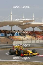 17.04.2010 Shanghai, China,  Robert Kubica (POL), Renault F1 Team, R30 - Formula 1 World Championship, Rd 4, Chinese Grand Prix, Saturday Qualifying