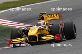 07.05.2010 Barcelona, Spain,  Vitaly Petrov (RUS), Renault F1 Team - Formula 1 World Championship, Rd 5, Spanish Grand Prix, Friday Practice