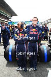 09.05.2010 Barcelona, Spain,  Red Bull hiding the back of their car - Formula 1 World Championship, Rd 5, Spanish Grand Prix, Sunday Pre-Race Grid