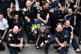 09.05.2010 Barcelona, Spain,  Adrian Newey (GBR), Red Bull Racing, Technical Operations Director, Mark Webber (AUS), Red Bull Racing and Christian Horner (GBR), Red Bull Racing, Sporting Director celebrate with the team - Formula 1 World Championship, Rd 5, Spanish Grand Prix, Sunday Podium