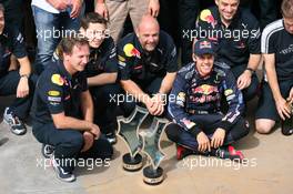 27.06.2010 Valencia, Spain,  Sebastian Vettel (GER), Red Bull Racing and the team celebrate thier win - Formula 1 World Championship, Rd 9, European Grand Prix, Sunday Podium