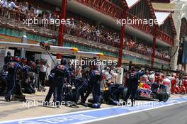 27.06.2010 Valencia, Spain,  Sebastian Vettel (GER), Red Bull Racing pit stop - Formula 1 World Championship, Rd 9, European Grand Prix, Sunday Race