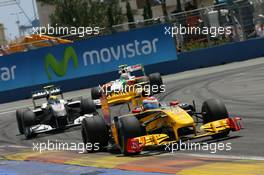 27.06.2010 Valencia, Spain,  Robert Kubica (POL), Renault F1 Team leads Nico Rosberg (GER), Mercedes GP Petronas - Formula 1 World Championship, Rd 9, European Grand Prix, Sunday Race