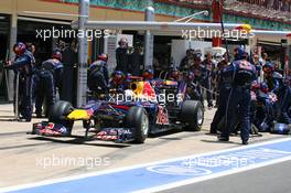 27.06.2010 Valencia, Spain,  Sebastian Vettel (GER), Red Bull Racing pit stop - Formula 1 World Championship, Rd 9, European Grand Prix, Sunday Race