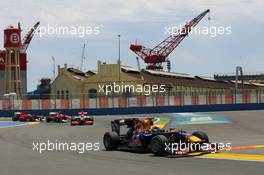 27.06.2010 Valencia, Spain,  Sebastian Vettel (GER), Red Bull Racing leads Lewis Hamilton (GBR), McLaren Mercedes - Formula 1 World Championship, Rd 9, European Grand Prix, Sunday Race