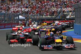 27.06.2010 Valencia, Spain,  Start of the race, Lewis Hamilton (GBR), McLaren Mercedes and Sebastian Vettel (GER), Red Bull Racing - Formula 1 World Championship, Rd 9, European Grand Prix, Sunday Race
