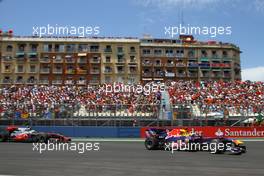 27.06.2010 Valencia, Spain,  Sebastian Vettel (GER), Red Bull Racing and Lewis Hamilton (GBR), McLaren Mercedes  - Formula 1 World Championship, Rd 9, European Grand Prix, Sunday Race