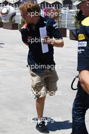 24.06.2010 Valencia, Spain,  Sebastian Vettel (GER), Red Bull Racing with a football - Formula 1 World Championship, Rd 9, European Grand Prix, Thursday