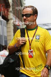 24.06.2010 Valencia, Spain,  Rubens Barrichello (BRA), Williams F1 Team in a Brazilian football shirt - Formula 1 World Championship, Rd 9, European Grand Prix, Thursday